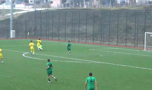 Kırılan kaburgası akciğerine batan kaleci sezonu kapattı