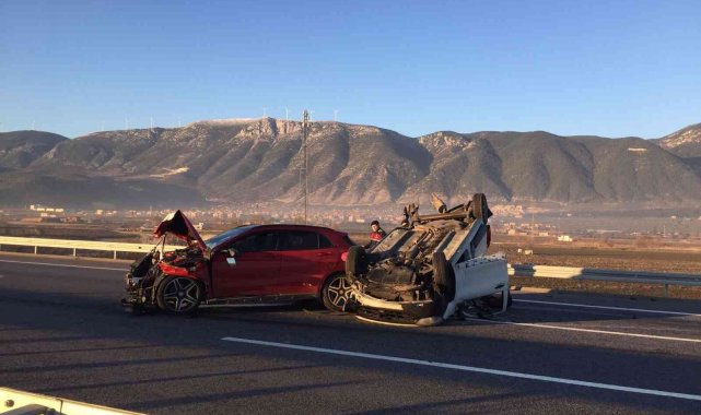 Kırkağaç&#039;ta trafik kazası: 2 yaralı