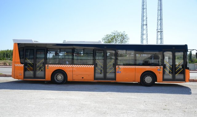 Kırşehir Belediyesi&#039;nden öğrenciye &#039;Halk Otobüsü&#039; desteği