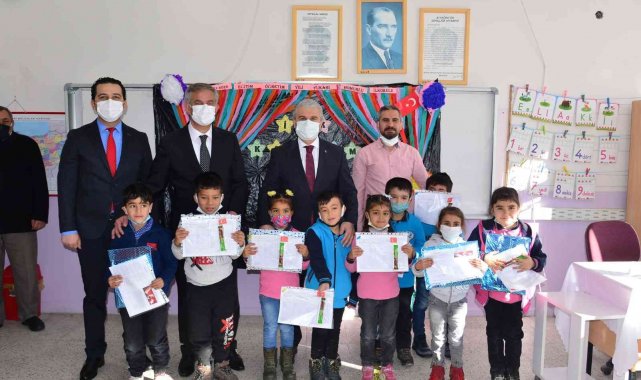 Kırşehir'de 42 bin 201 öğrenci karne heyecanı yaşadı