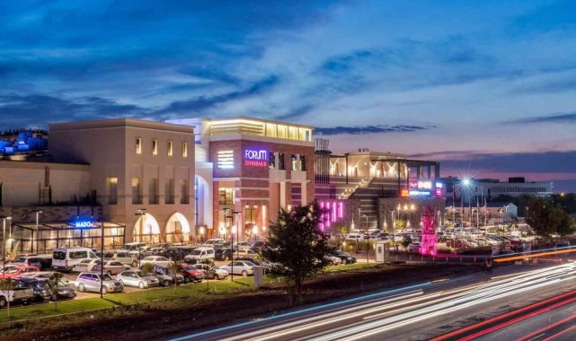 Kitapseverler Forum AVM&#039;de buluşuyor