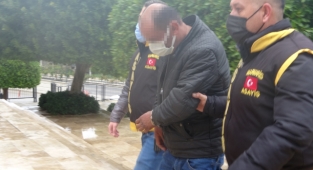 Kız öğrencilere tacizde bulunan şahıs yakalanarak adliyeye sevk edildi