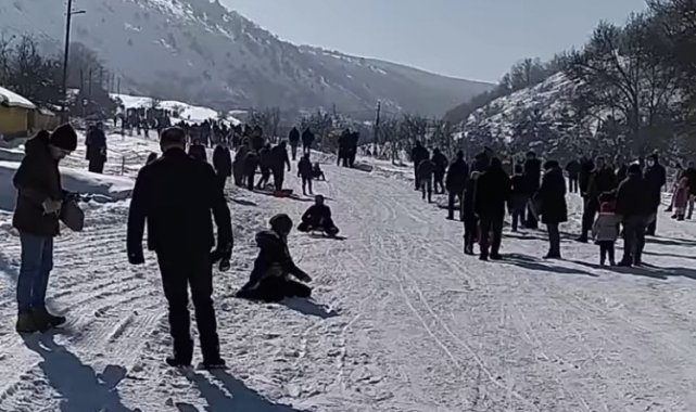 Kızak festivalinde doyasıya eğlendiler