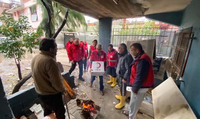Kızılay, yağmurdan zarar gören vatandaşları unutmadı