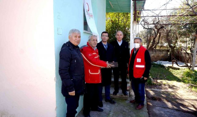 Kızılay'da ihtiyaç sahibi öğrencilere destek