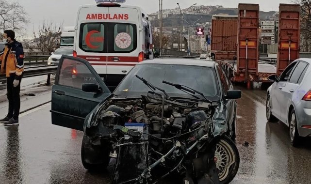 Kocaeli&#039;de hatalı sollama kazaya sebep oldu: 1 yaralı