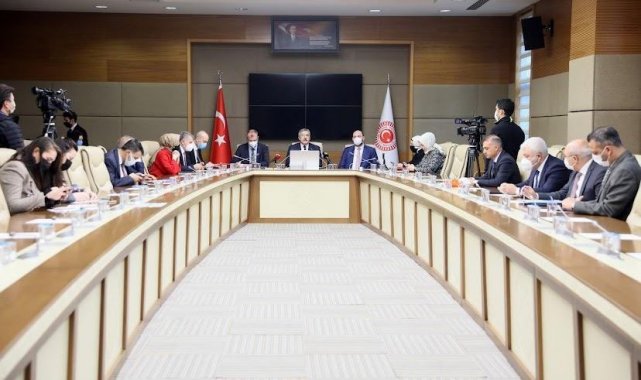 Kolaylı: "İnternet kanunu acilen çıkarılmalı"