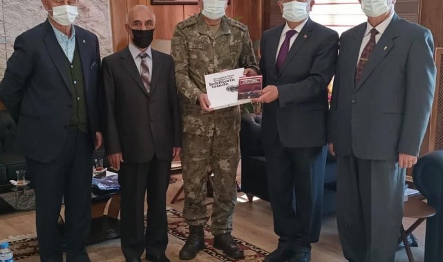 Kolordu komutanı Uzun'a 'Sarıkamış' kitabı