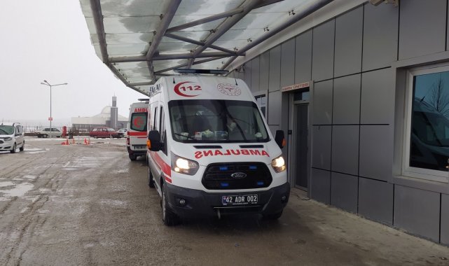 Konya'da apartman sakini ile yönetici arasındaki bıçaklı kavga kamerada