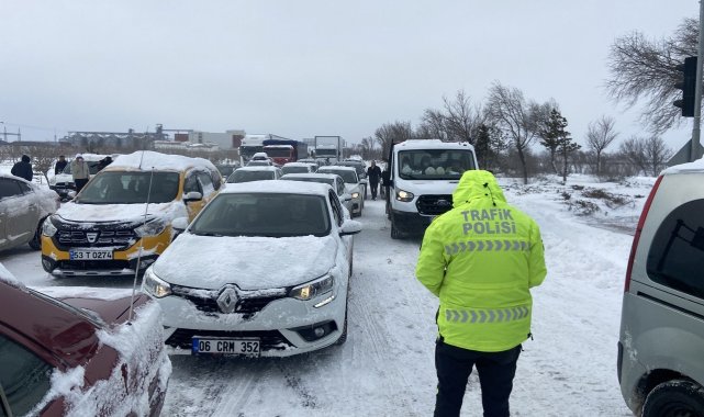 Konya&#039;da kar ve tipi ulaşımı olumsuz etkiledi