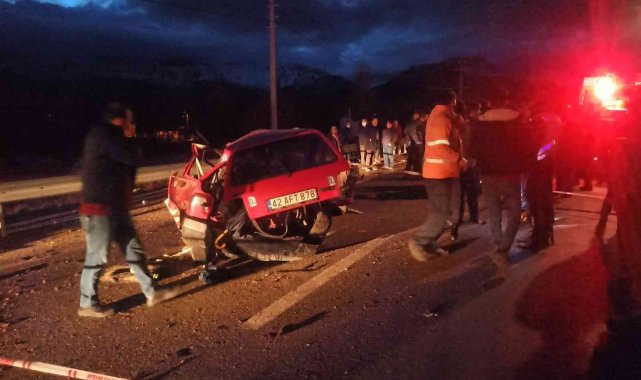 Konya'da otomobil ile pikap çarpıştı: 2 ölü, 3 yaralı