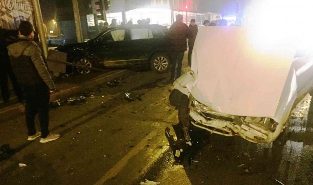 Konya'da otomobiller çarpıştı: 4 yaralı