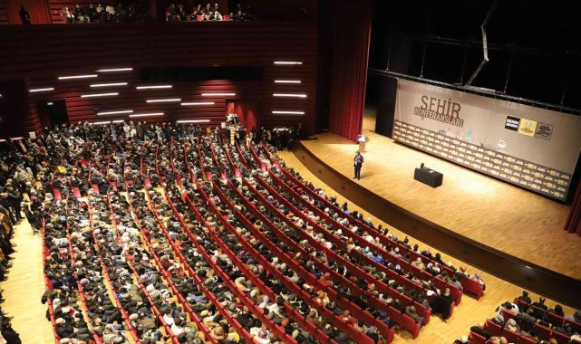 Konya'da Şehir Konferanslarının konuğu Hayati İnanç oldu