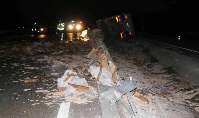Konya'da tır devrildi: 1 yaralı