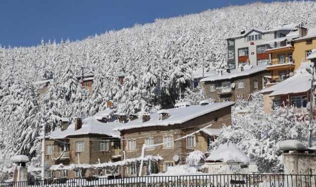 Konya'nın Hadim ilçesinde kar kalınlığı 1 metreyi geçti