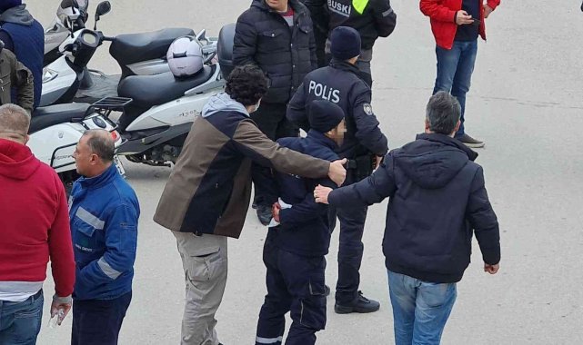 Köpeği havlıyor diye komşusunu sırtından bıçakladı