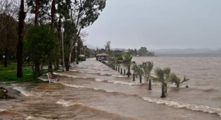 KORDON’U SU BASTI!