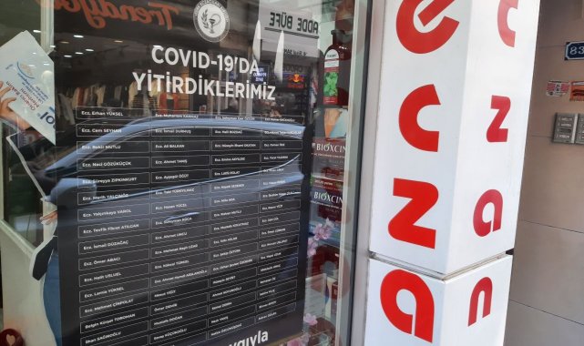 Koronadan ölen eczacılar, eczanelerde anılıyor