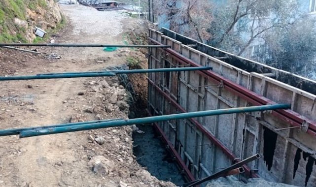 Köşk Belediyesi&#039;nin istinat duvarı çalışmaları devam ediyor