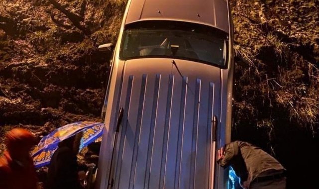 Köşk'te araç şarampole yuvarlandı