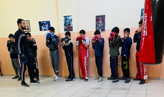 Köy okullarında öğrencilere ücretsiz boks eğitimi