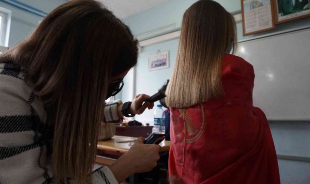 Köy okullarındaki çocuklara gönüllü kuaförlük hizmeti