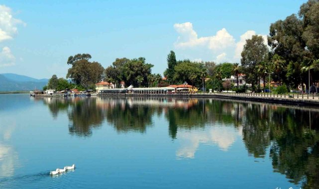 Köyceğiz'in doğa manzaraları kartpostallık görüntüler oluşturdu