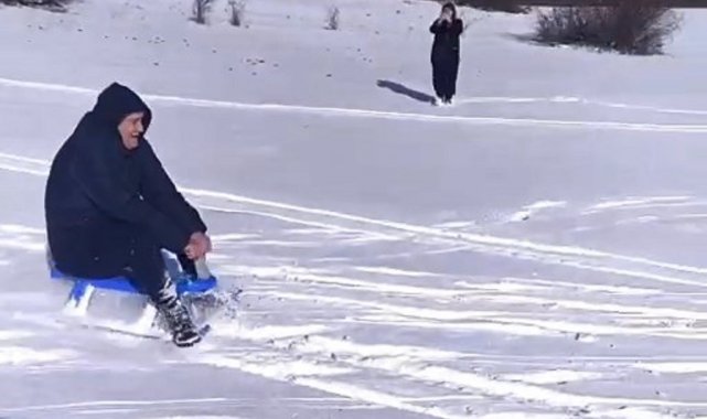 Köylülerin kayak keyfi