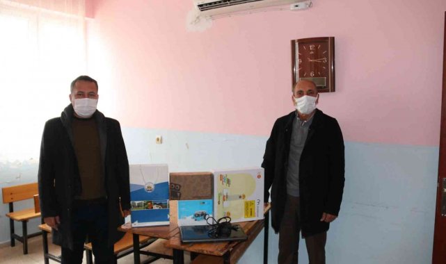 Kozan Belediyesinden okula robotik kodlama seti