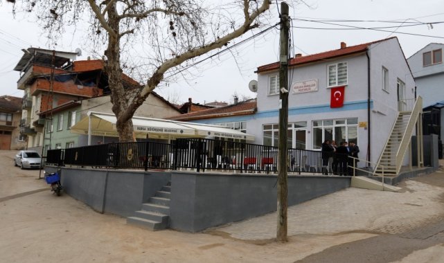 Kozluca Mahallesi yeni meydan ve konağa kavuştu