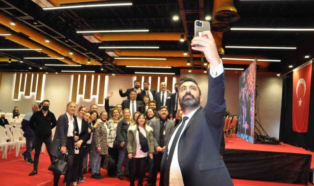 Kuaför ve Manikürcüler Odası Başkanı Tolgahan Demir güven tazeledi