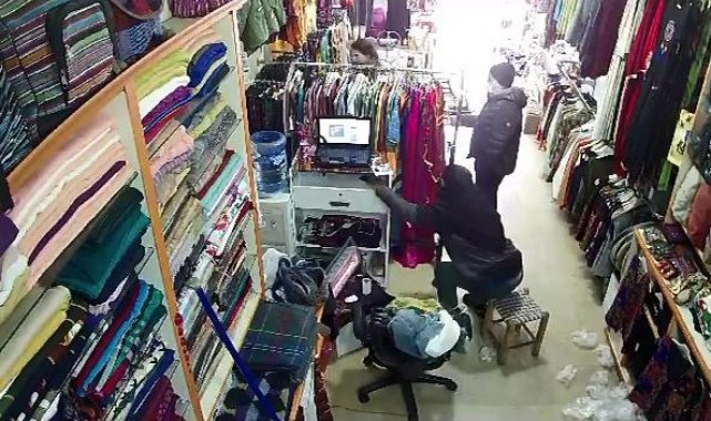 Küçüğü oyaladı, büyüğü çaldı