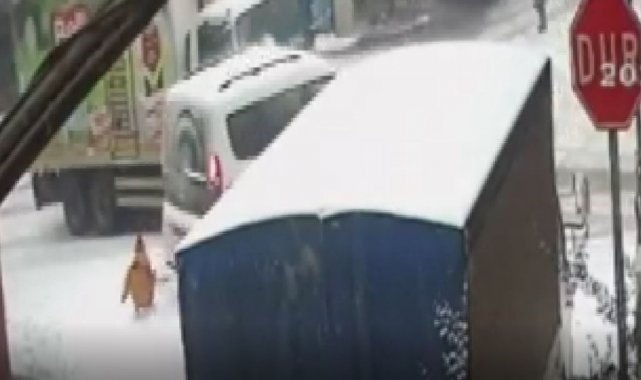 Küçük çocuğun inanılmaz kurtuluşu kamerada