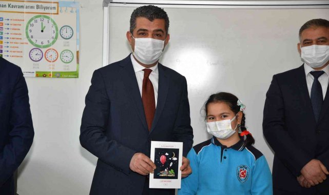 Küçük yaşta kendi hikayelerini yazarak kitaplaştırdılar