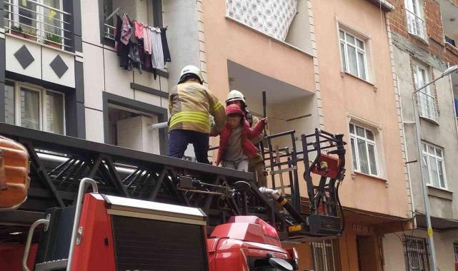 Küçükçekmece'de çocukların çakmakla oyunu faciaya yol açıyordu