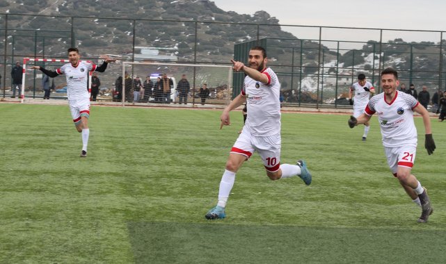 Kulaspor Play-Off'a göz kırptı