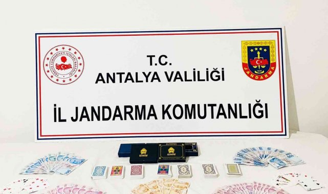 Kumar oynayan 8 kişiye 9 bin 352 TL para cezası