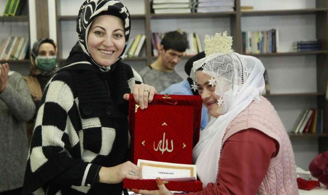 Kur'an-ı Kerim öğrenme aşkı engel tanımıyor