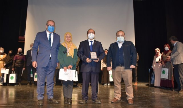 Kur&#039;an-ı Kerim&#039;i güzel okuma yarışmasının finali Salihli&#039;de yapıldı