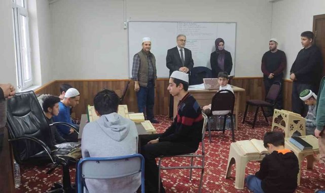 Kur'an kurslarına ziyaret devam ediyor