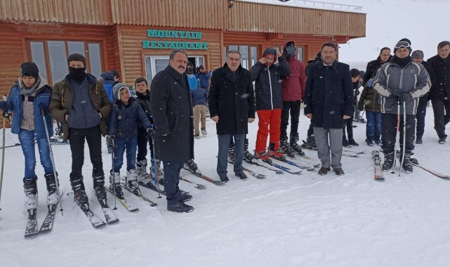 Kur'an muhafızları kayak merkezinde buluştu
