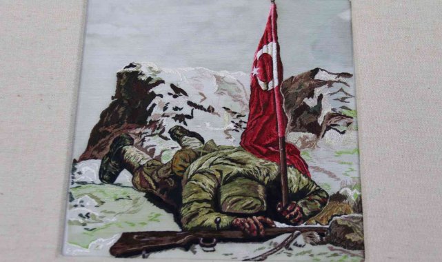 Kurtuluş Savaşı'nın simgesel resmi 100 farklı renk tonuyla nakşedildi