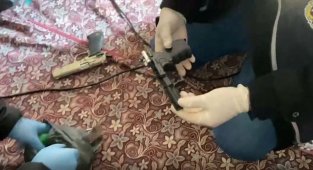 Kurusıkı tabancaların gerçek tabancaya dönüştürüldüğü atölyeye operasyon