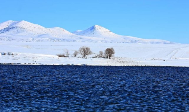 Kurutlu Sahili&#039;nde kartpostallık manzara