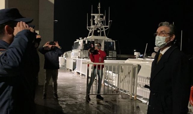 Kuşadası Kaymakamı Yücel, yılbaşı gecesi güvenlik noktalarını gezdi