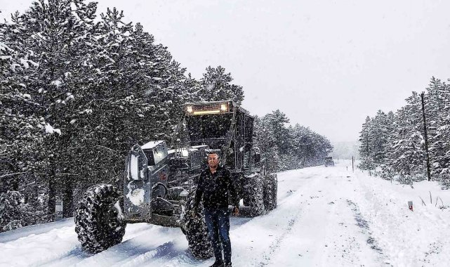 Kütahya Orman Bölge Müdürlüğü'nden karla mücadele çalışmalarına destek