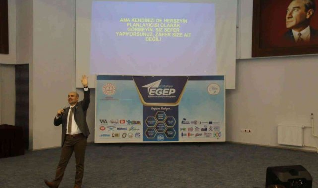 Kütahya'da okul idarecilerine "Zaman Yönetimi" konulu seminer verildi