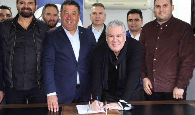 Levent Eriş, 22 yıl sonra yuvası İzmirspor&#039;a döndü