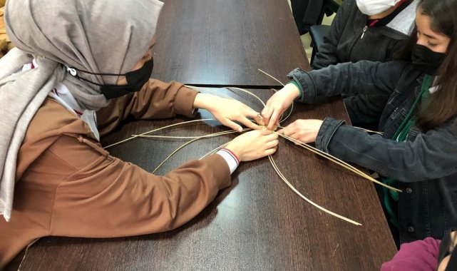 Liseli öğrenciler sepet örmeyi öğrendi