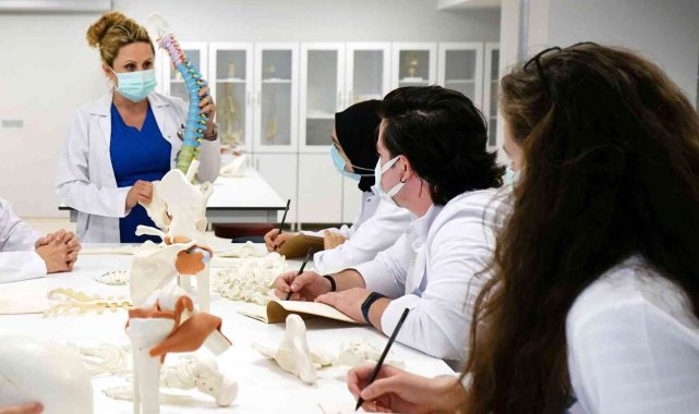 Liseli öğrencilere üniversite deneyimi